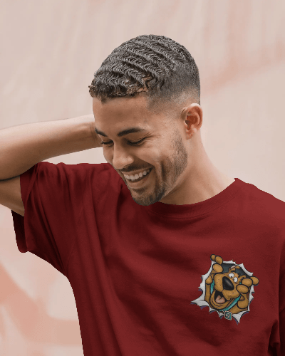 Noeiko - Peek-a-Boo Scooby Wine Tee – 90s Whodunit Vibes