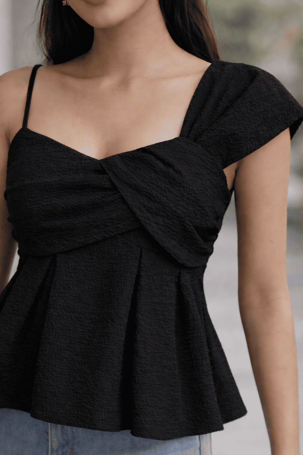 Noeiko Midnight Twist Slim-Fit Top