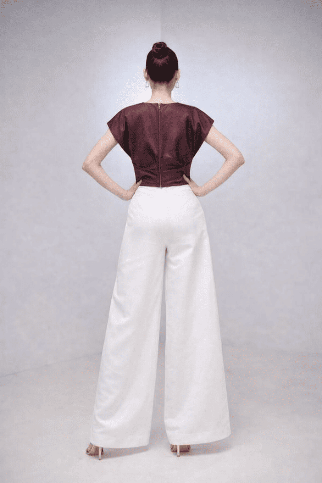 Noeiko Wine Twist Elegance Top