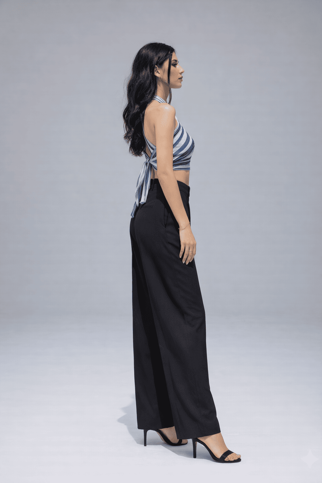 Noeiko Criss-Cross Halter Neck Crop Top