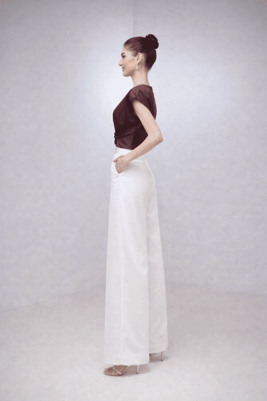 Noeiko Wine Twist Elegance Top
