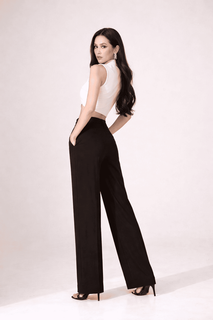 Noeiko Cross-Front Crop Top