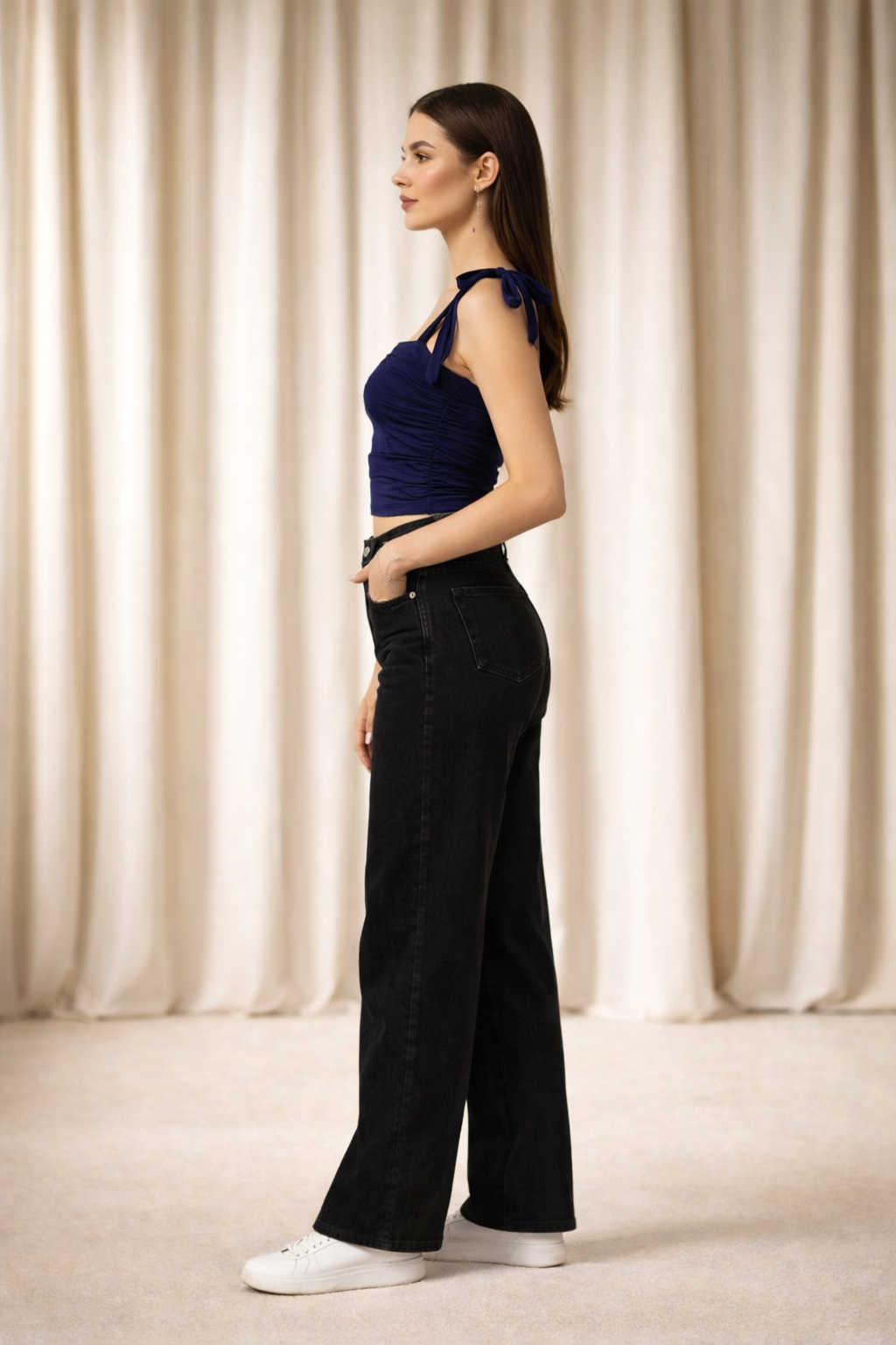 Noeiko Slim Fit Spaghetti Strap Crop Top
